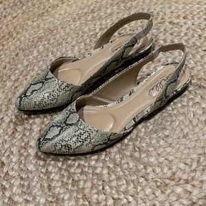Abella snake skin/neutral flats size 8.5